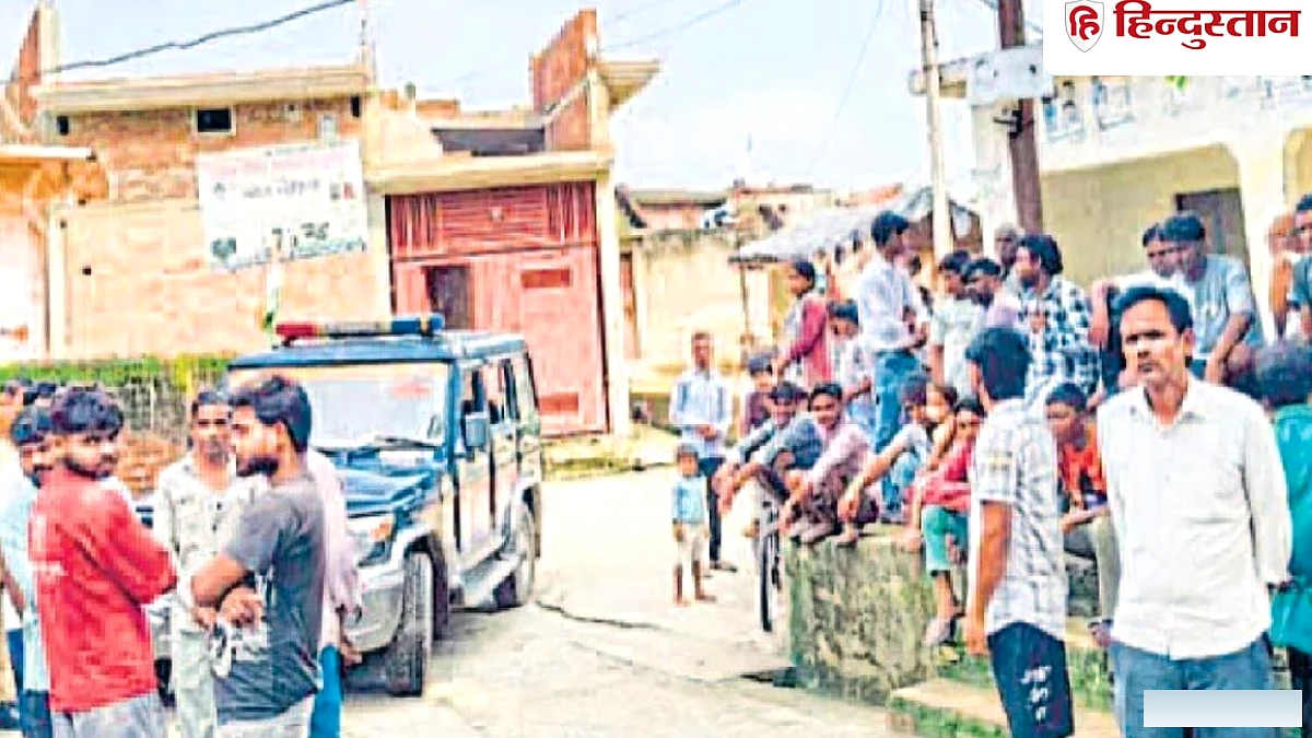 मंदिर की मूर्तियां उखाड़ीं, घरों-दुकानों के सामने हड्डियां फेंकी; बरेली में माहौल बिगाड़ने की कोशिश
