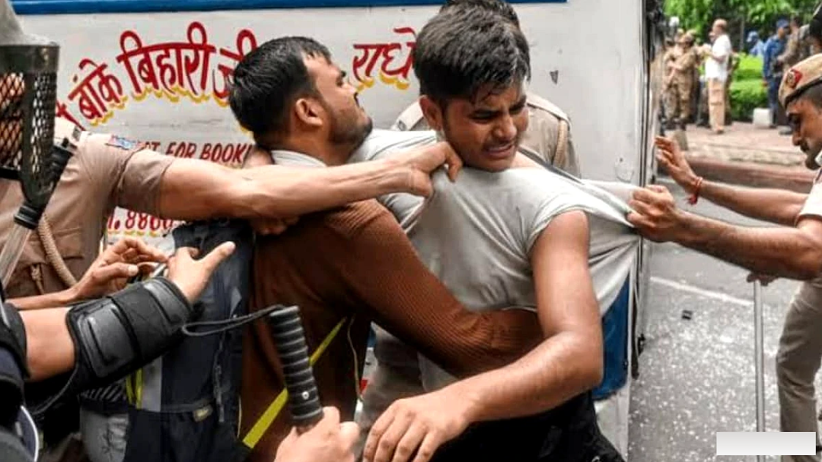 याचिकाकर्ता ने पैनल के सदस्यों के केंद्र सरकार से संबंधों को उजागर किया, पुनर्गठन की मांग की