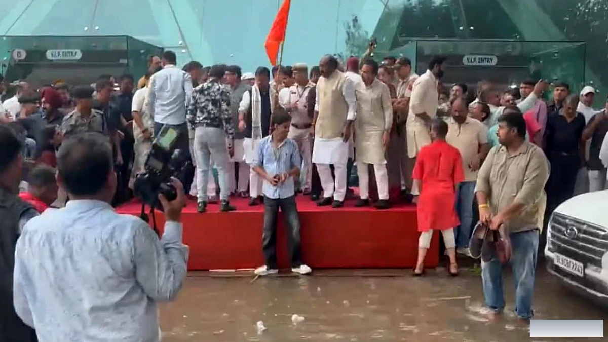 एक शानदार स्विमिंग पूल': दिल्ली में नितिन नबीन के कार्यक्रम में जलभराव को लेकर आप ने बीजेपी पर कटाक्ष किया