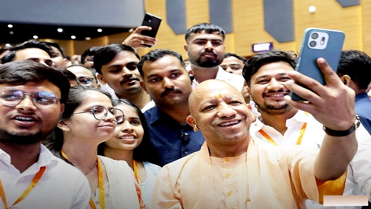 CM योगी ने लखनऊ में युवाओं से मुलाकात की, 6 महीनों में 1 लाख नौकरियों का वादा