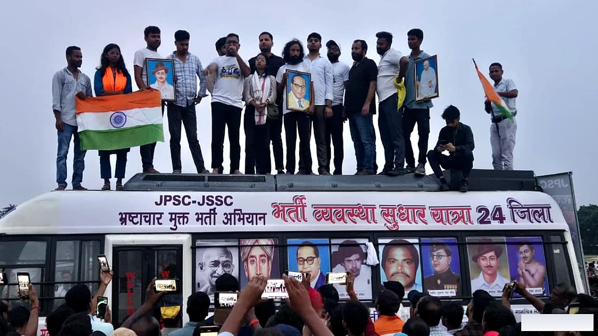 JSSC भर्ती में सुधार की मांग तेज, हजारीबाग में छात्रों का मार्च; देवेंद्र महतो ने सरकार को घेरा