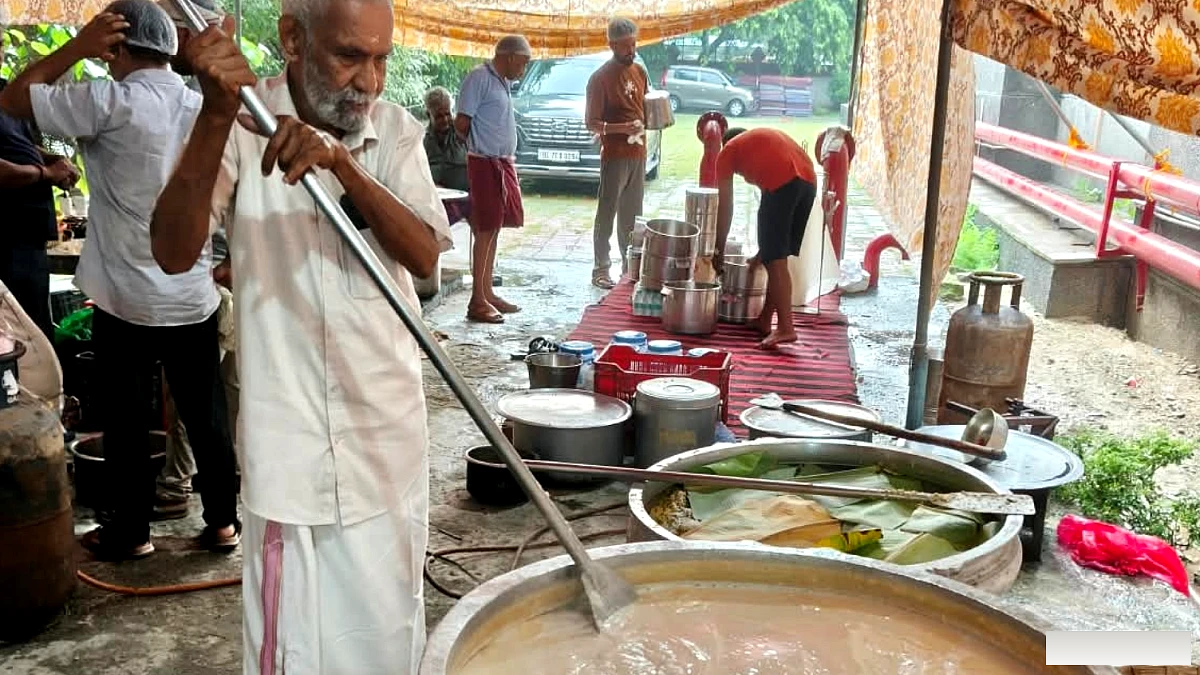 ओणम साध्या का निर्माण: 20 वर्षों से प्रामाणिक केरलम स्वाद परोसना