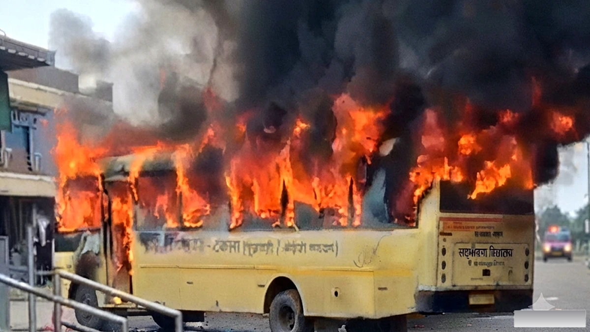 मोरबी में जलती बस से 40 स्कूली बच्चों को बचाया गया