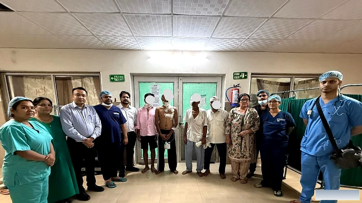 14 दिनों में बचाईं पाँच जानें: एसएन मेडिकल कॉलेज के डॉक्टरों ने की जटिल सर्जरी