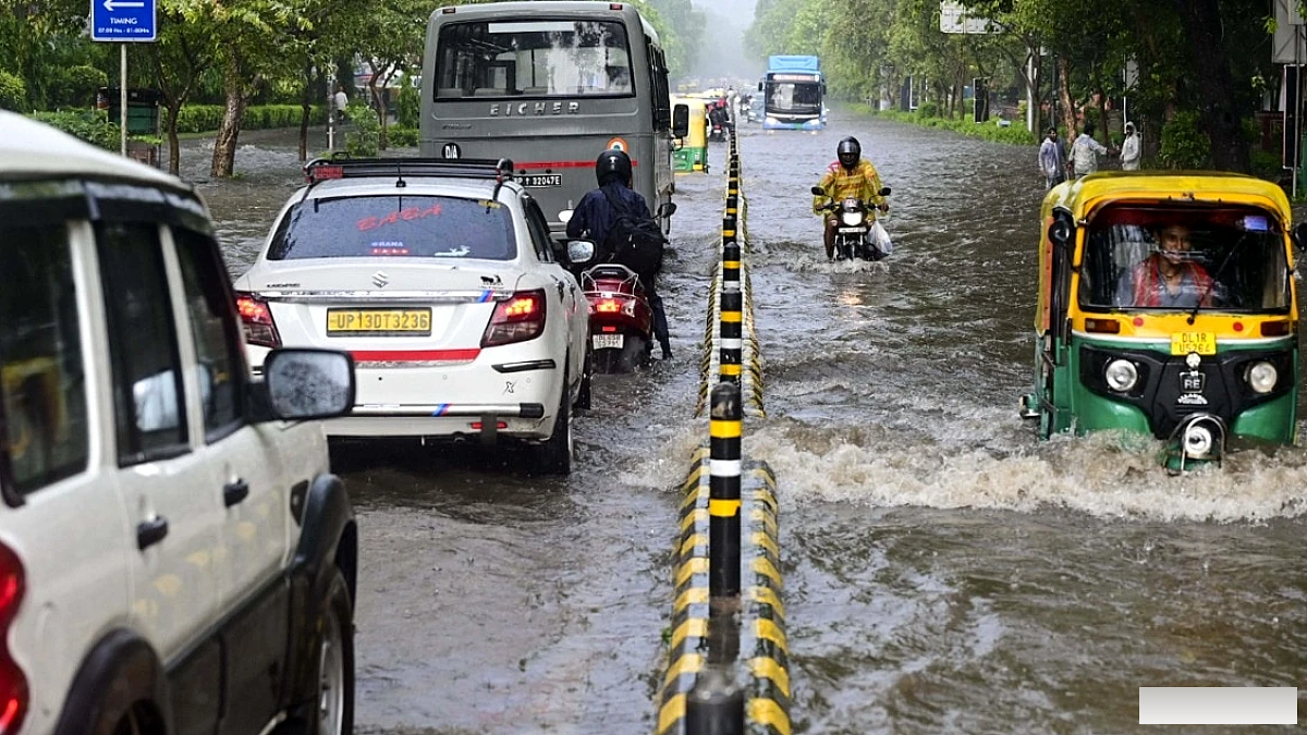 दिल्ली में पानी भरने पर पहली बार किसी बड़े अफसर ने मांगी माफी