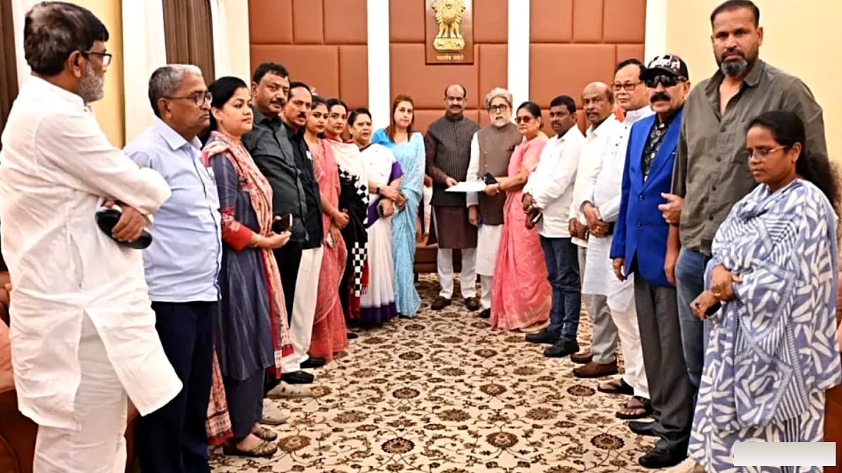 अयोग्यता प्रस्ताव पर जवाब देने के लिए टीएमसी विद्रोहियों को लोकसभा की 7 दिन की समय सीमा