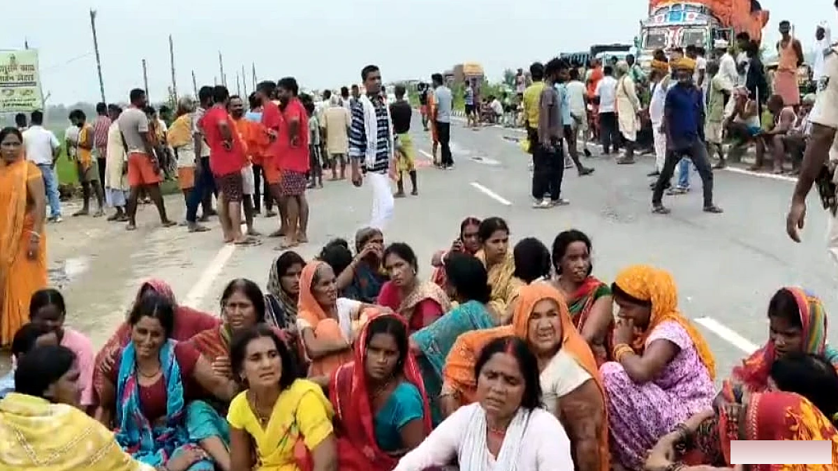 बाढ़ में दर्दनाक हादसा, हाइवा ने टहलने निकले व्यक्ति को कुचला; मौत के बाद फोरलेन जाम