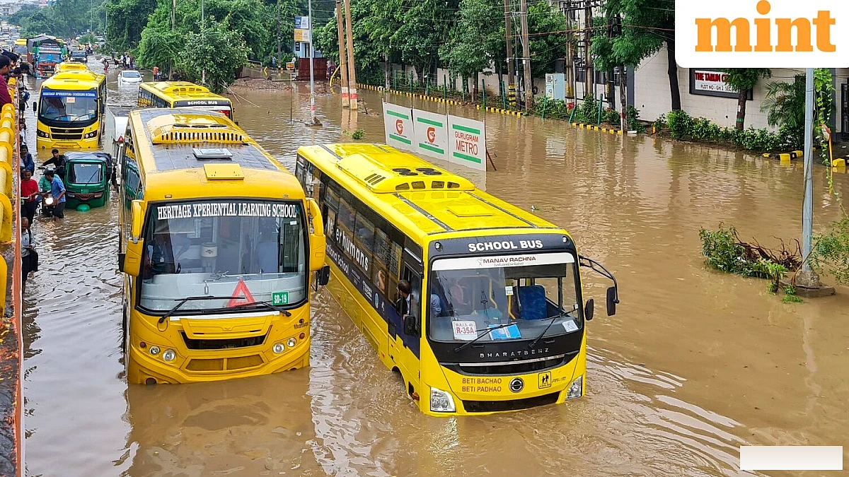 उत्तर, मध्य भारत में भारी बारिश; कई जिलों में अचानक बाढ़ का खतरा