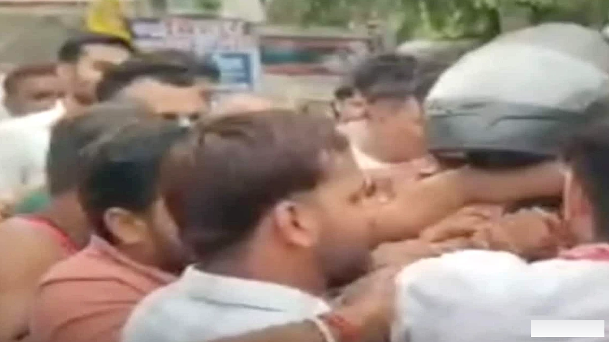 बेगूसराय में NH‑31 पर कार‑बाइक टक्कर के बाद मारपीट, कई घायल