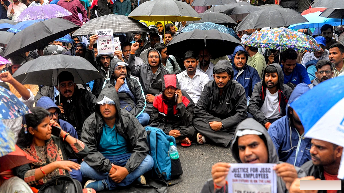 चूँकि झारखंड में विरोध प्रदर्शन अभी भी जारी है, छात्र समूहों के बीच मतभेद क्यों गहरा रहे हैं?