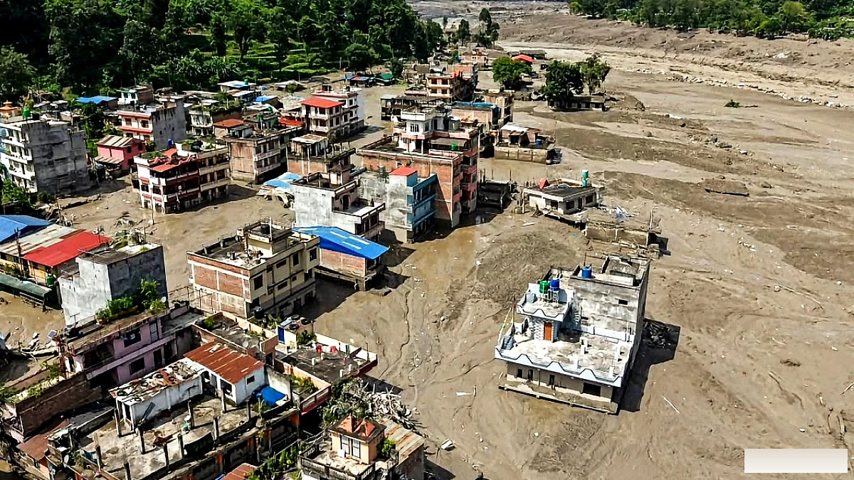नेपाल की बाढ़ में अब तक 157 मौत, 800 के करीब लापता, UP-बिहार में अलर्ट