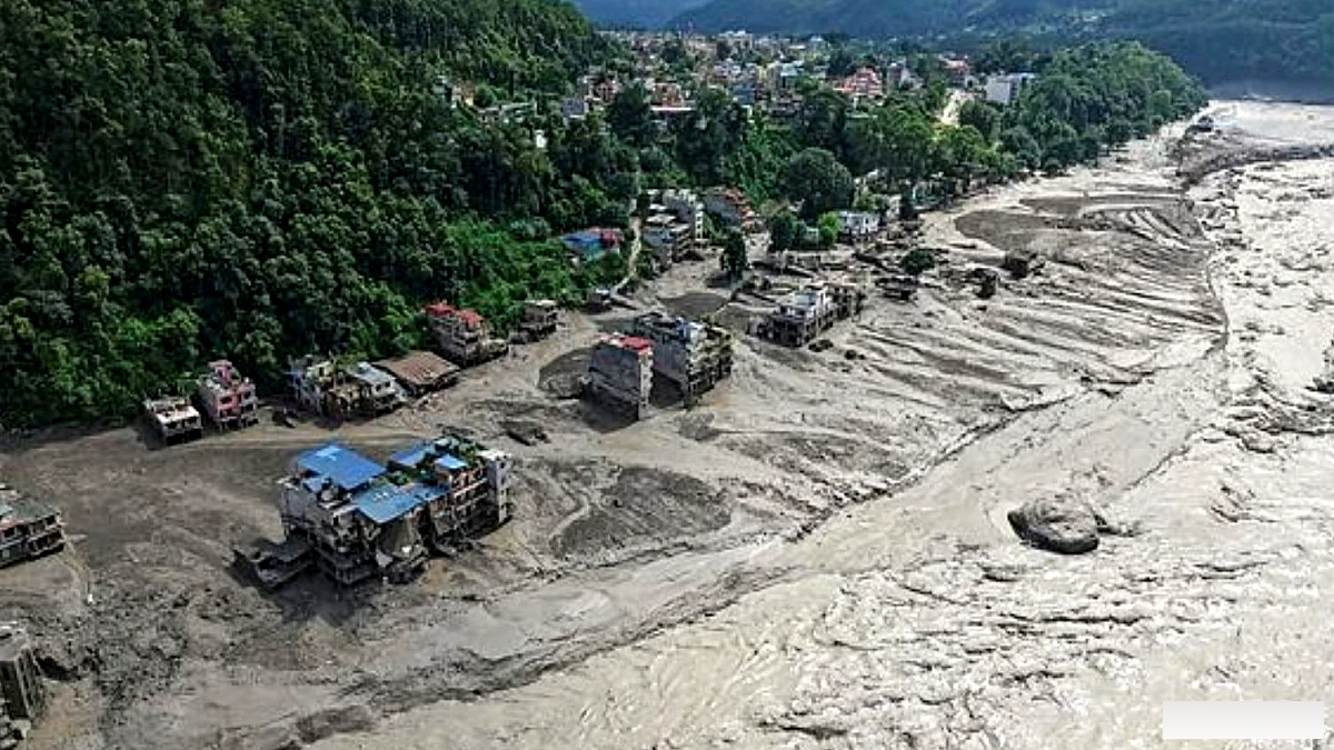 नेपाल सीमा पोस्ट बाढ़ में डूबा