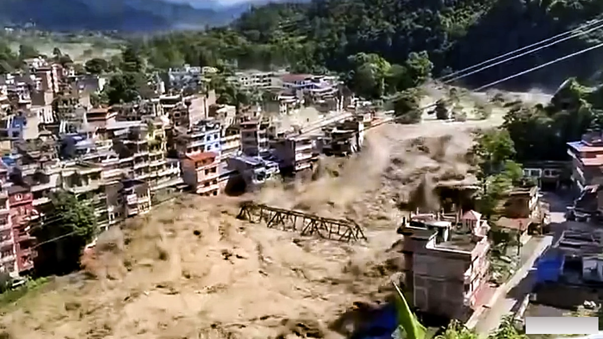 नेपाल में बाढ़ के कारण लापता सैकड़ों लोगों में 100 से अधिक भारतीय भी शामिल हैं