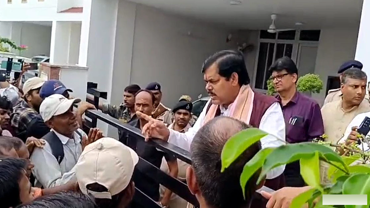 शिक्षा मंत्री के घर पहुंचे अभ्यर्थी: TRE अभ्यर्थियों ने वैकेंसी बढ़ाने की मांग की, मिथिलेश तिवारी ने क्या कहा?