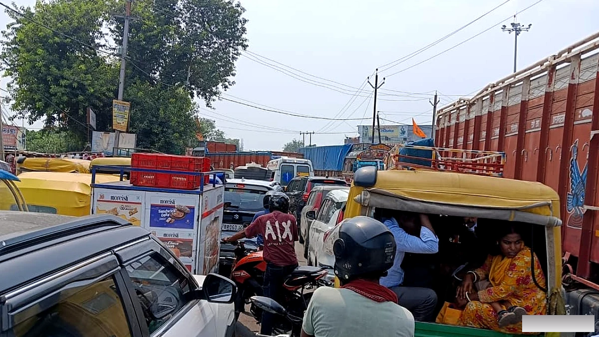 मुजफ्फरपुर में भीषण जाम का असर: एंबुलेंस में तड़पता रहा बच्चा; इस चौराहे पर आधे घंटे तक फंसी रही गाड़ी