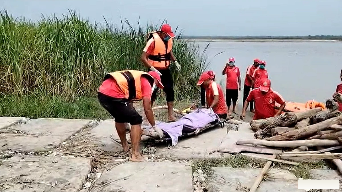 नेपाल से बहकर भारत आ रहे शव, यूपी के महराजगंज में 3 लाशें बरामद