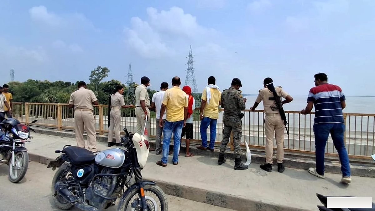 जयप्रभा सेतु पर पहुंची छात्रा ने सरयू में लगाई छलांग, तलाश में जुटी दो राज्यों की पुलिस