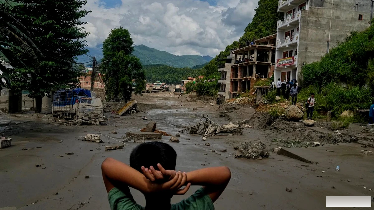 नेपाल में बाढ़, राजनीति में जेन ज़ेड का अलगाव, और मेट्रो की गलती