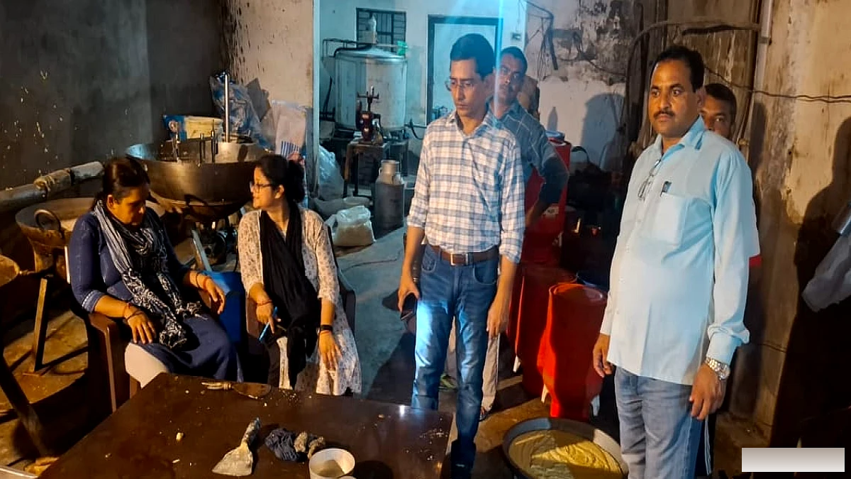 यूपी में रक्षाबंधन पर मिला मिलावटी खोया, पनीर और छेना; 18 लोगों पर FIR, पूरे प्रदेश से नमूने लिए गए