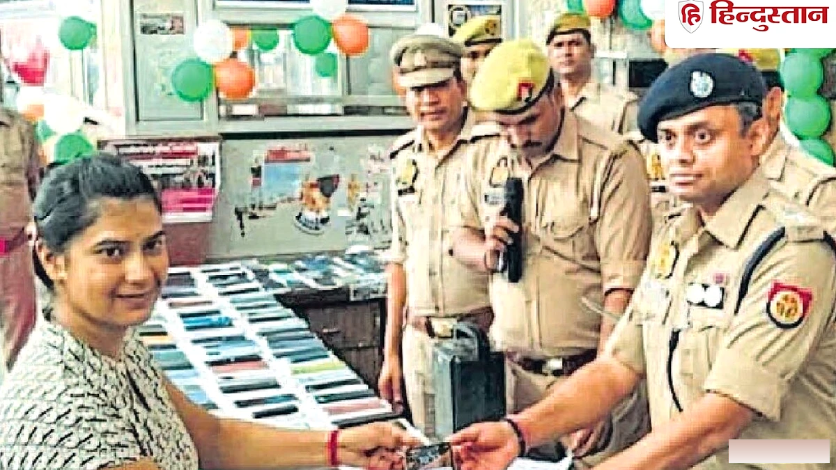 रक्षाबंधन से पहले 611 बहनों को जीआरपी ने दिए खोए मोबाइल, पुलिस ने लौटाए 111 फोन