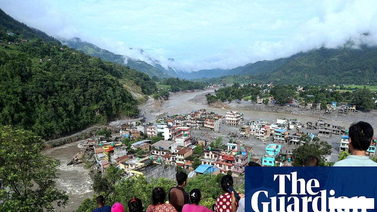 तिब्बत में अचानक आई बाढ़ के बाद किन देशों के नागरिक मारे गए या लापता हैं?