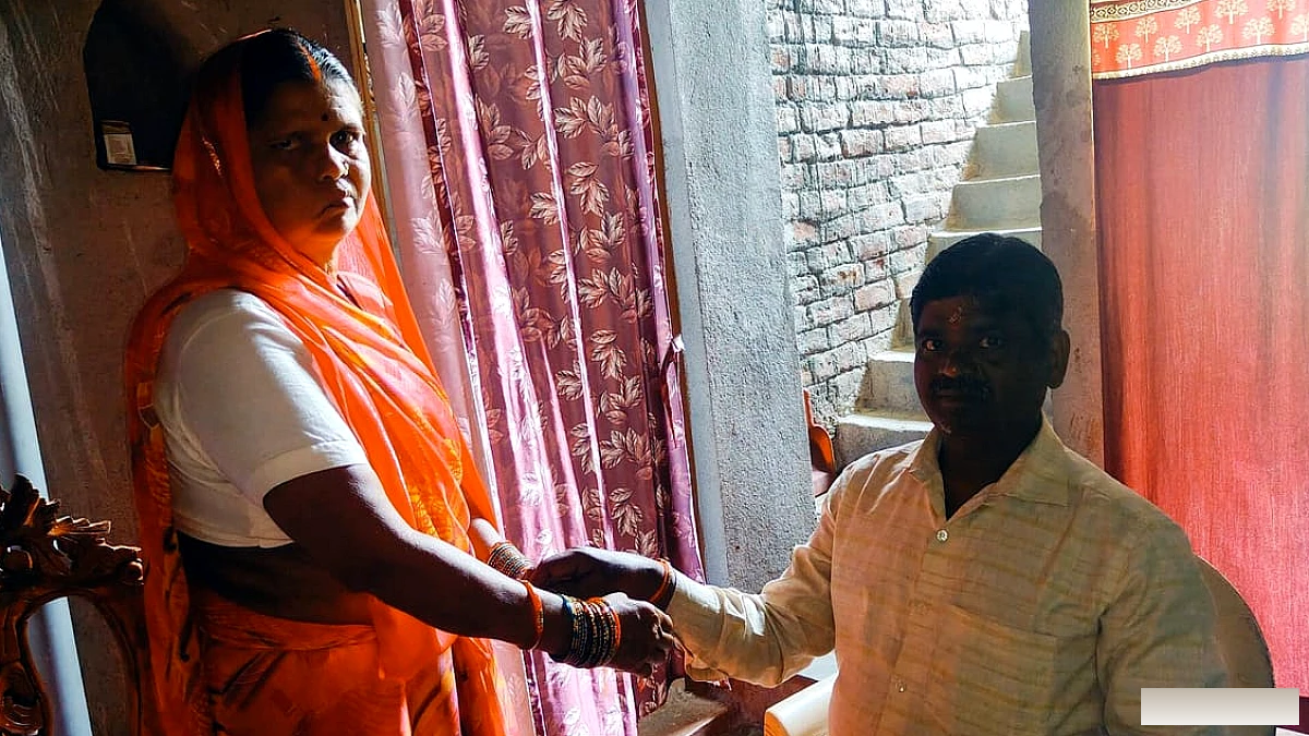 बिहार में आठ किलोमीटर की दूरी ने 23 वर्षों तक बनाए रखी दूरियां, मिटे शिकवे तो बहन ने बांधी राखी