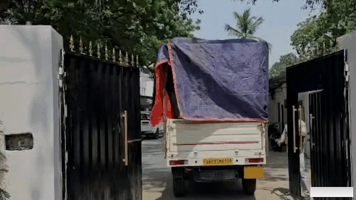नेपाल में अचानक आई बाढ़ से सीमा पार व्यापार बाधित होने से यूपी के सोनौली में ट्रकों की 16 किलोमीटर लंबी कतार