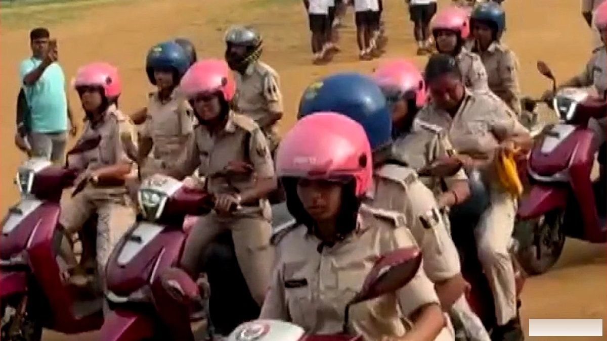 बिहार के गया में मनचलों पर पुलिस महिला अधिकारी ने लगाई कड़ी रोकथाम