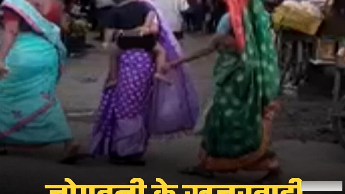 अररिया के जोगबनी खजूरबाड़ी में अनियंत्रित वाहनों और अतिक्रमण से बढ़ा जाम, श्रद्धालुओं को परेशानी