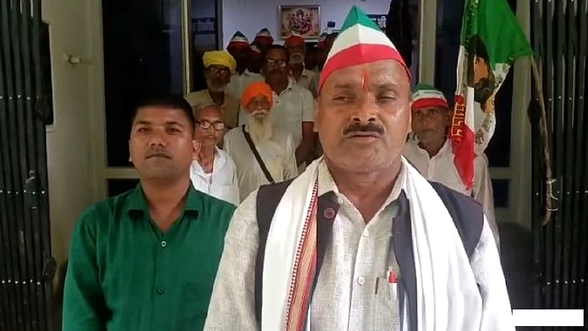 किसान ने गन्ने का मूल्य 600 रुपये करने की मांग पर अनिश्चितकालीन धरना शुरू किया