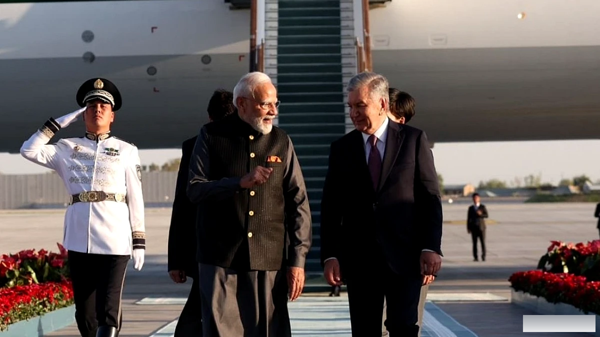 उज्बेकिस्तान पहुंचे पीएम मोदी, राष्ट्रपति मिर्जियोयेव ने किया स्वागत
