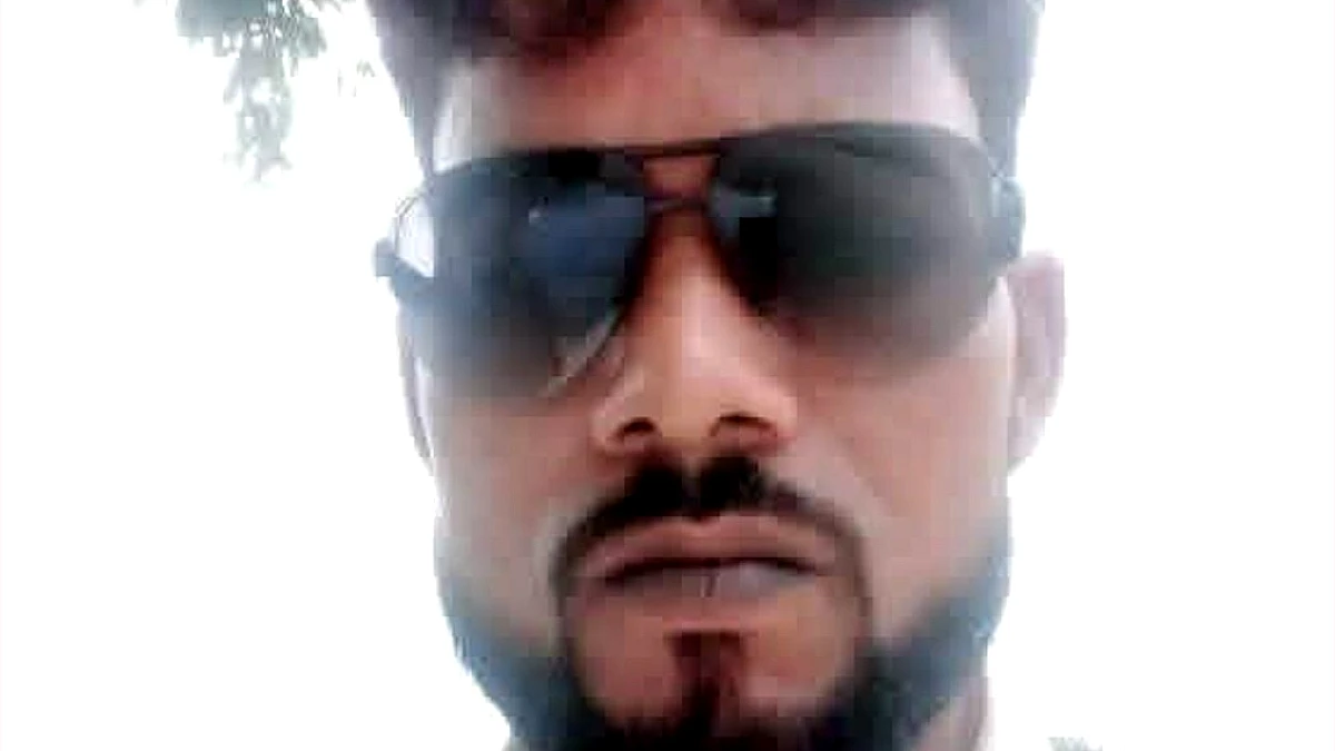 थाने में बिगड़ती तबीयत वाला लड़का, अस्पताल में नहीं बचे