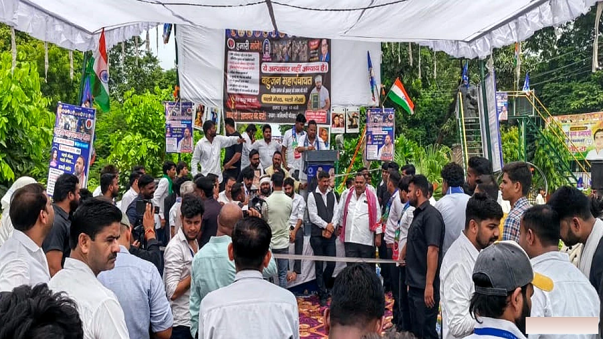 Meerut में IPS अविनाश पांडेय के थप्पड़ के बाद राजनेता रवि गौतम ने आंदोलन जारी रखने का वादा किया