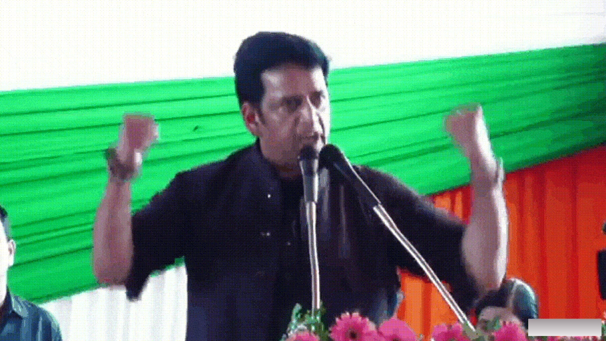 गोरखपुर हमके लगेला स्पेन…तुम अंधे हो तो हम क्या करें, रवि किशन का भाषण सुनकर हंसने लगे योगी