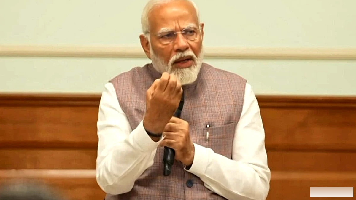 पीएम मोदी ने 137वीं 'मन की बात' में नागरिकों से त्योहारी सीजन के दौरान 'वोकल फॉर लोकल' अपनाने का आग्रह किया