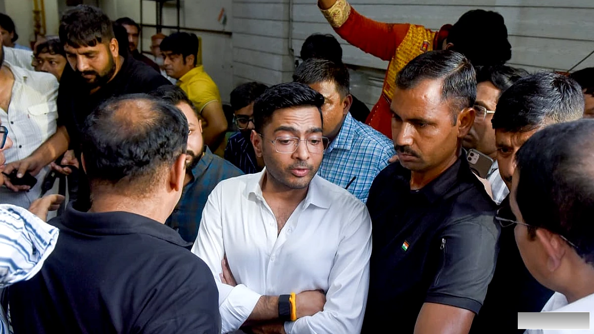 अभिषेक बनर्जी को बिलबोर्ड विवाद में पुलिस नोटिस, अब तक 14 गिरफ्तार