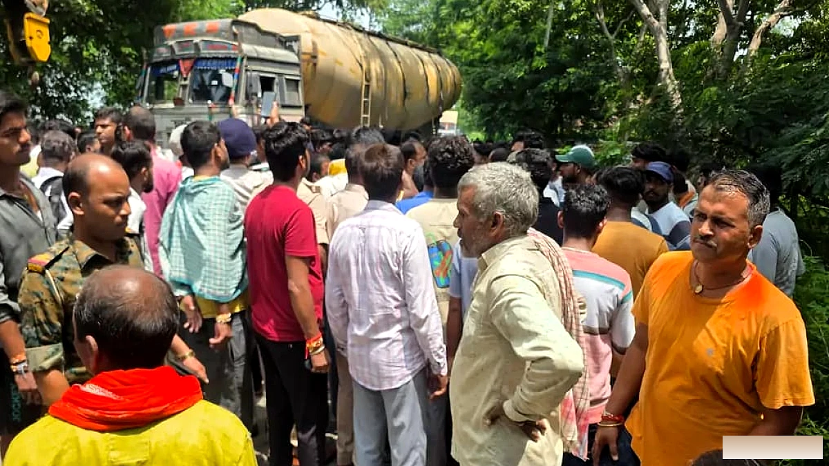 औरंगाबाद में दर्दनाक हादसा: हाइड्रा ने साइकिल सवार किसान को रौंदा, मौके पर मौत; मुआवजे के लिए सड़क जाम