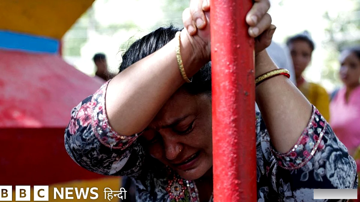 बाढ़ को लेकर इतनी अलग-अलग ख़बरें क्यों आ रही हैं और सच क्या है?