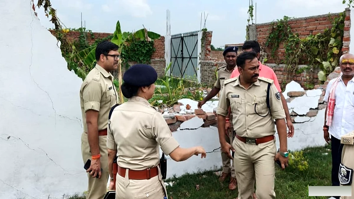 मुजफ्फरपुर में जमीन विवाद का बड़ा खुलासा: तोड़फोड़ में इस्तेमाल JCB का मालिक गिरफ्तार, अब तक 7 गिरफ्तारी