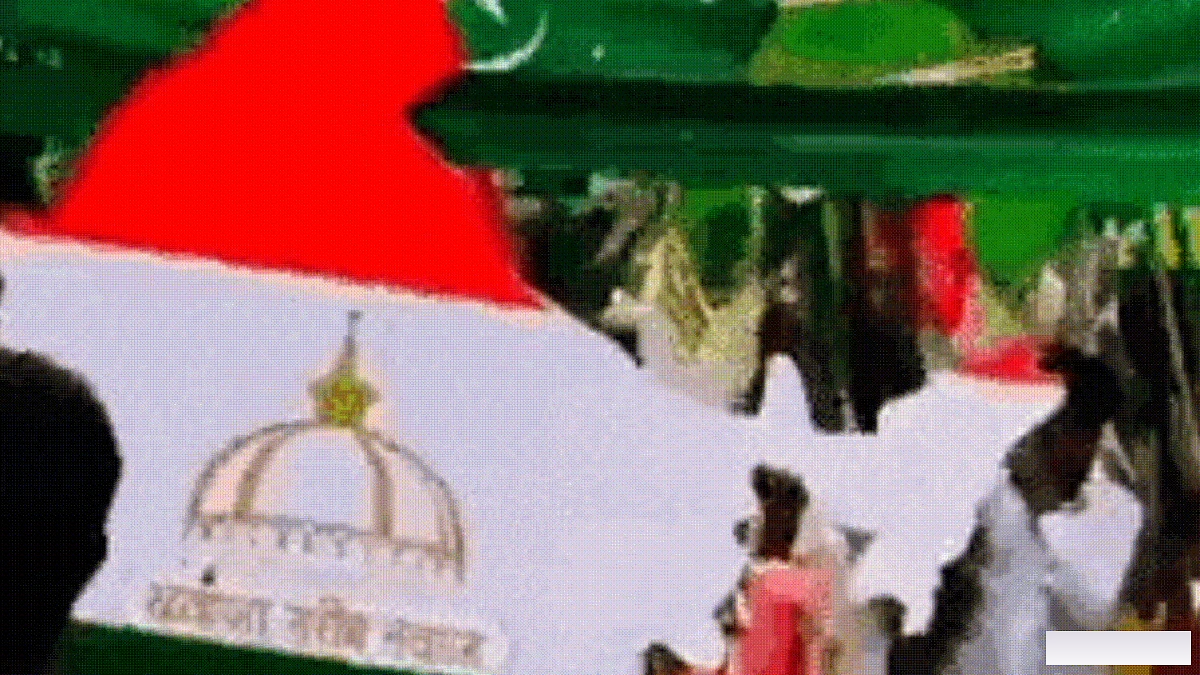 बारावफात पर निकाली झांकी से भारत के नक्शे से जम्मू-कश्मीर गायब, वीडियो वायरल, आयोजक ने माफी मांगी