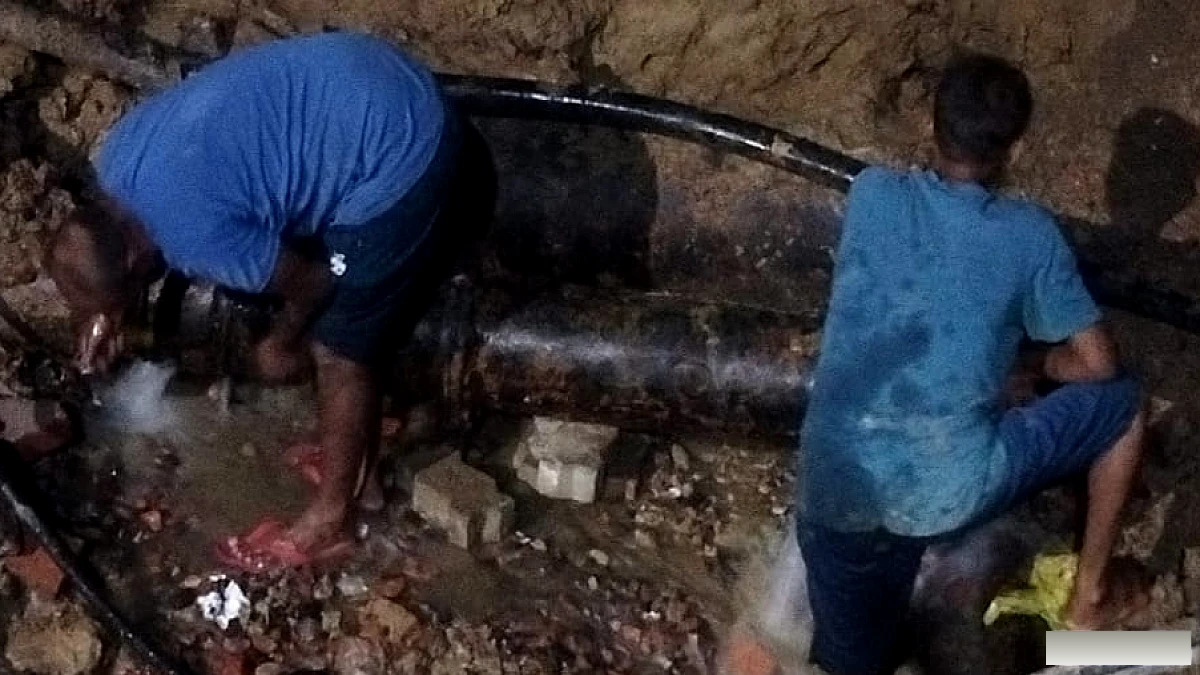 धंसे नाले की जड़ में दो मकान, नोटिस जारी, मिट्टी कटान से ढहने का खतरा