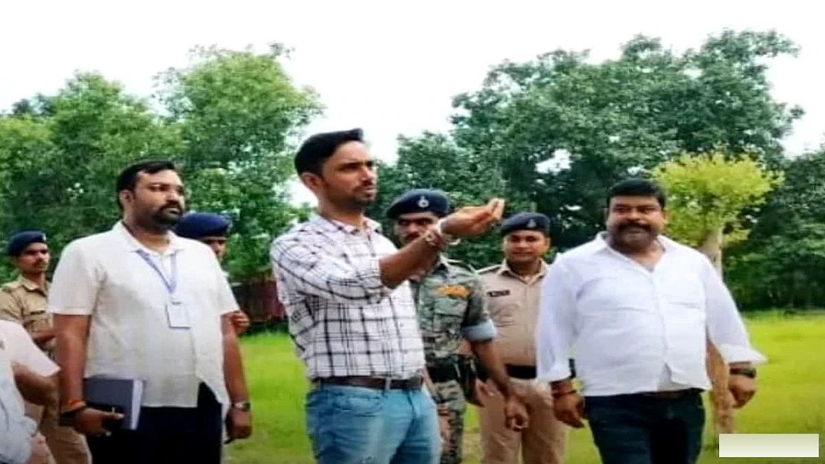 सीवान के डिप्टी मैजिस्ट्रेट विजय प्रकाश मीणा ने रघुनाथपुर‑सिसवन का निरीक्षण, समस्याओं के समाधान का आश्वासन दिया