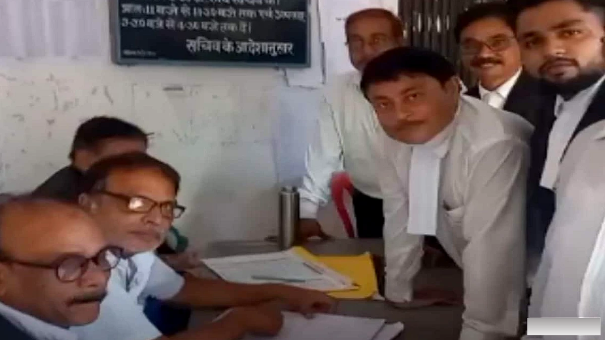 सीवान जिला अधिवक्ता संघ चुनाव में पूरे दिन मतदान, न्यायालय परिसर में लंबी कतारें
