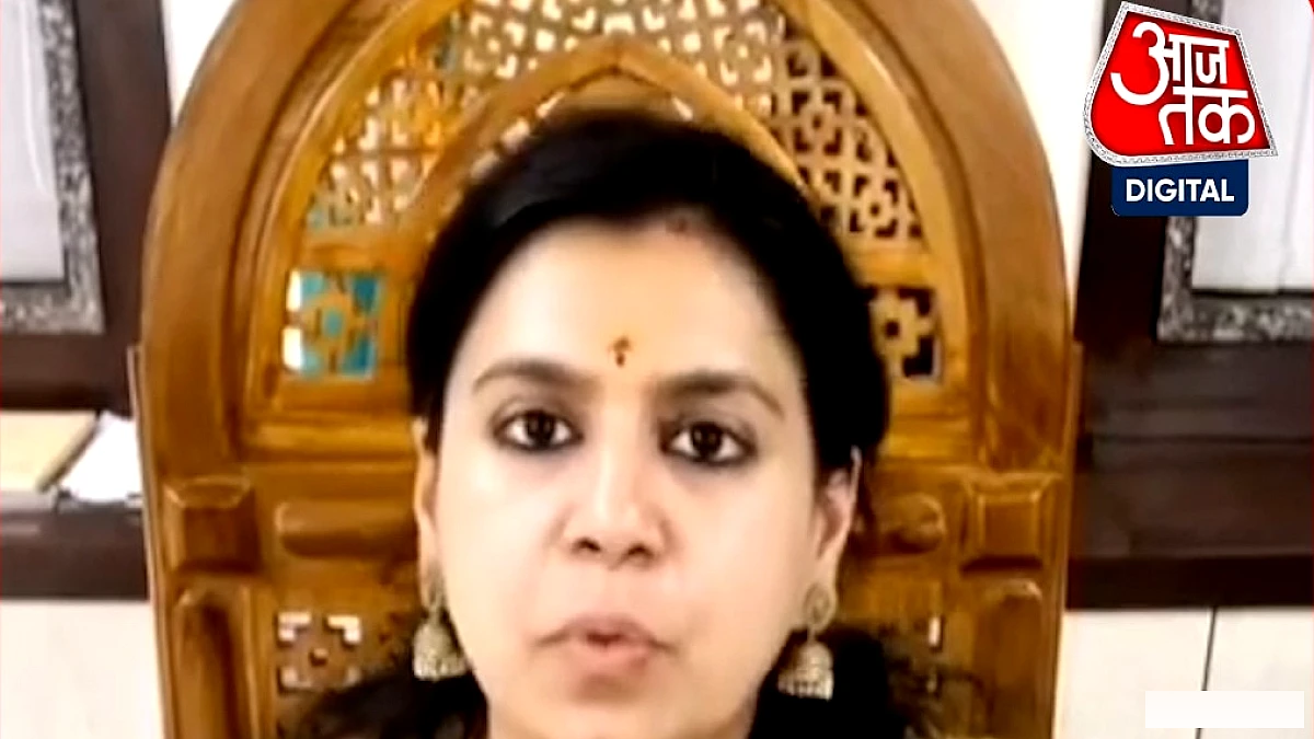 IAS दिव्या मित्तल के इस्तीफे को लेकर UP में राजनीति गरम