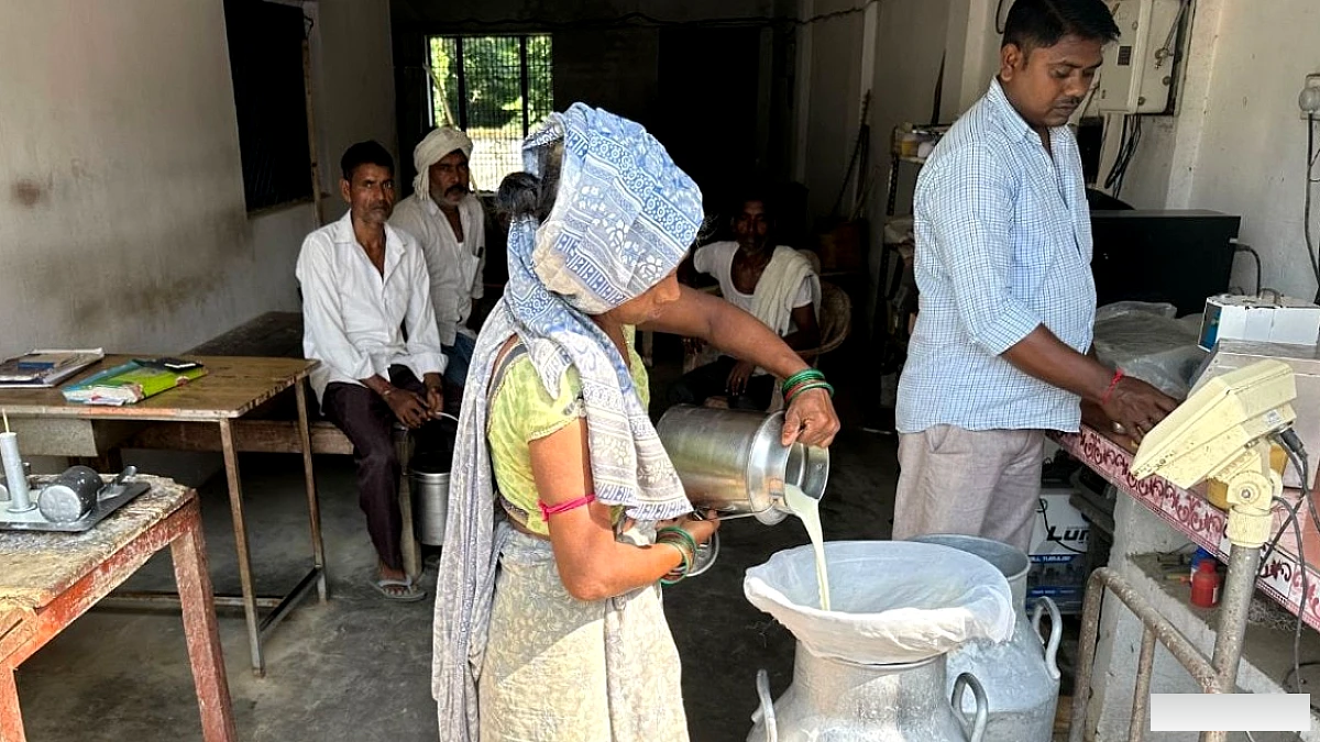 मुंबई में दूध के दाम 9 रुपये बढ़े, तबेले का दूध हुआ 100 के पार