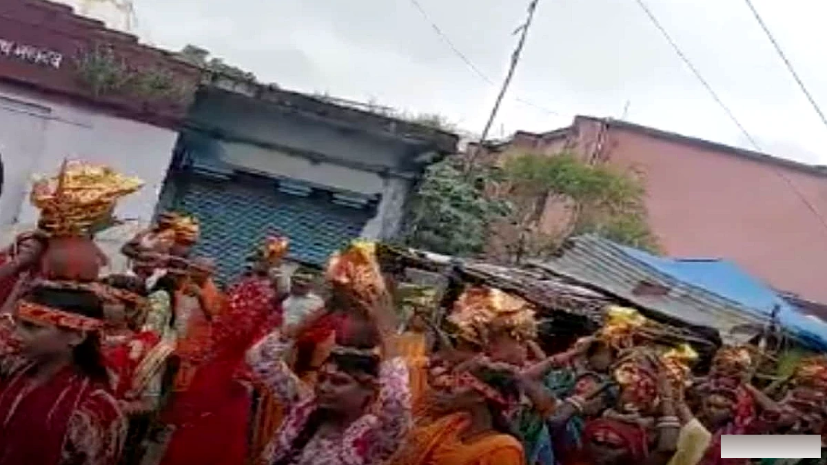 बांका के मोहनपुर में अखंड रामधुन संकीर्तन के लिए भव्य कलश शोभायात्रा निकली
