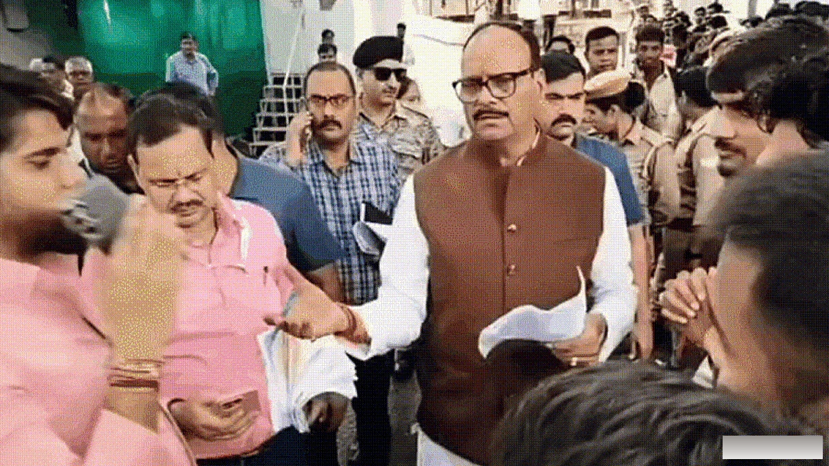 भर्ती में देरी से नाराज अभ्यर्थी डिप्टी सीएम से मिले, ऐक्शन में आए ब्रजेश पाठक ने किसे मिलाया फोन?