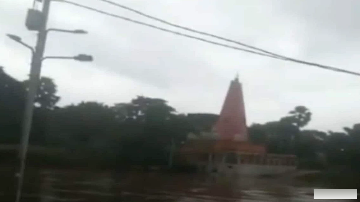 औरंगाबाद में आधारी नदी का जलस्तर ऊंचा, प्रशासन ने माइकिंग के जरिए नागरिकों को अलर्ट रहने की सलाह दी
