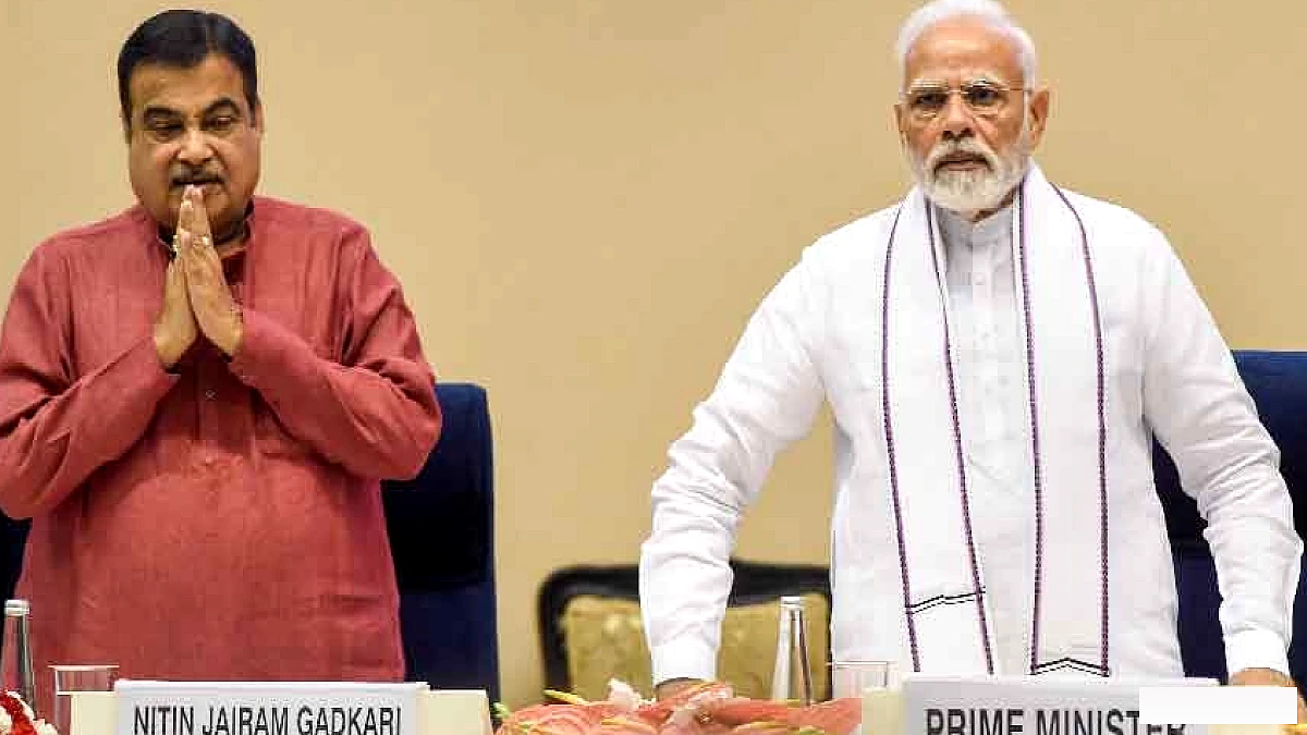 मोदी कैबिनेट की ओवरहॉलिंग! वैष्णव का प्रमोशन-गडकरी का ट्रांसफर, 17 नए चेहरों की भी चर्चा