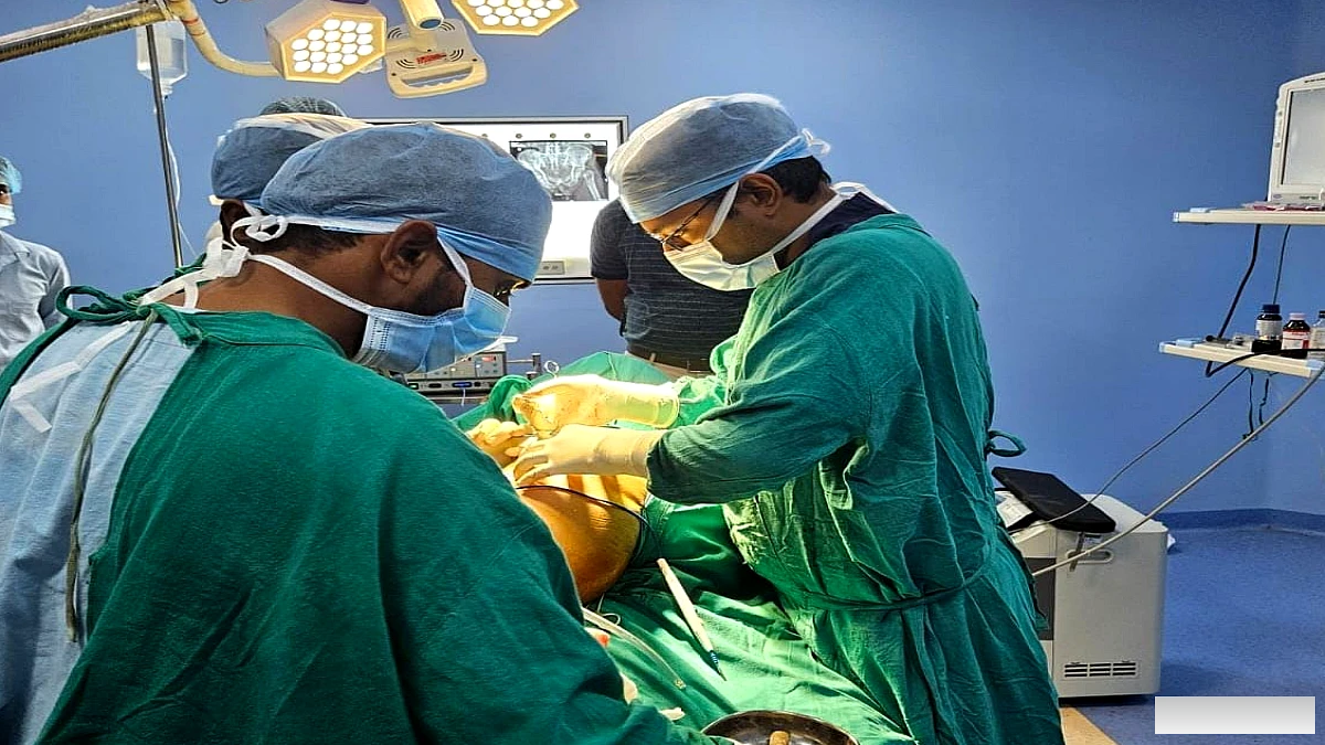 राम भरोसे जिंदगी...डॉक्टर बने फरिश्ता, छपरा में पहली बार हुआ हिप रिप्लेसमेंट, बुजुर्ग को मिली नई जिंदगी